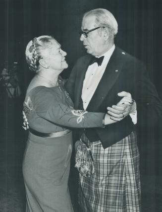 At the spring ball given Saturday night by the Ukrainian Canadian Professional and Businessmen's Federation to present 12 debutantes, Lieut-Gov. Pauli(...)