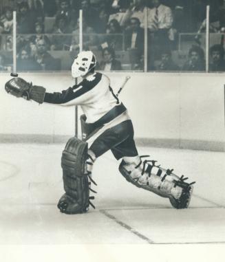 The Blue Jay bounce? Maple Leaf goaltender Gord McRae made like a centrefielder in the third period of last night's exhibition loss to Canadiens. McRa(...)