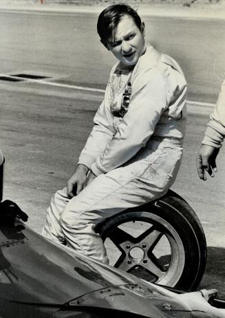 Bruce McLaren, shown prior to race last year at Mosport, was killed at Goodwood, England, today while testing car, Early reports say the 33-year-old d(...)