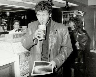 Off to the movies. Singer Murray McLauchlan's all set for a night at the movies, Tears Are Not Enough, in fact, which had its gala premiere at the Hyl(...)