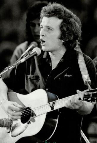 Don McLean: A favorite at the Forum for the past six years, it was another perfect time for the singer and his fans there last night, Hamlin Granger reports