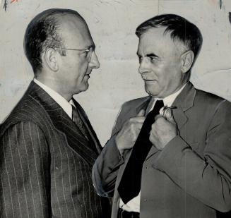 Chairman of U.S. atomic energy commission, David E. Lilienthal and Canada's Gen. A. G. L. McNaughton, right, U.N. atomic energy commission, are shown (...)