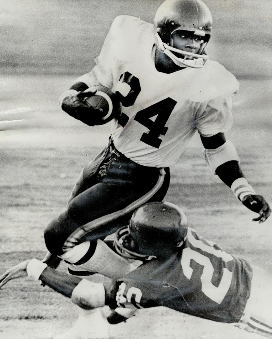 Important factor for 1973 Argonauts, who open the Canadian Football League season Tuesday in Ottawa, is the running of halfback Leon McQuay. The contr(...)