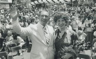 Honest-to-Goodness bash. Honest Ed Mirvish celebrates his 76th birthday yesterday with the help of his wife, Ann, and hundreds of happy well-wishers, (...)