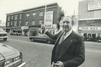 Ed Mirvish may be the namesake of Honest Ed's store, but someone else -with a really funny, nasal voice -- is passing himself off as Ed in the store's(...)