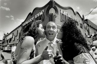 Keeping him honest. Wellwishers Tracy, left, and Maria offer Ed Mirvish a big kiss to celebrate his 77th birthday. Mirvish threw a huge party yesterda(...)