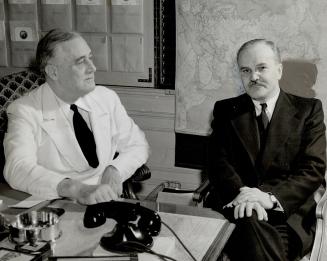 Roosevelt, Molotoff in secret white house meeting talk second front