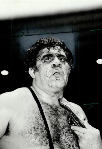 King Kong's capers. Angelo Mosca - King Kong in black tights - wrestles for a living. At 6-foot-5,300 pounds, the former football star says he was alw(...)
