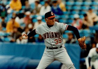 Here's Knucksiel, Phil Niekro, 48, has put together some Hall of Fame statistics over the pat 232/3 seasons, most recently with Cleveland. He has won (...)