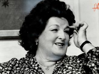 Starstruck sscribes, Reporters interviewing Birgit Nilsson bought flowers and sought autographs
