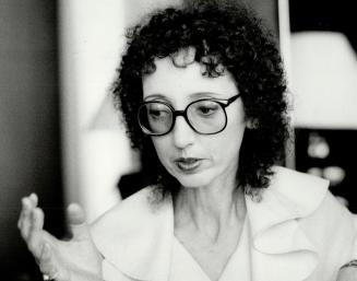 Joyce Carol Oates, Princeton-based scholar and author of 30 novels and story collections refuses to write the same book over and over, moving from acu(...)