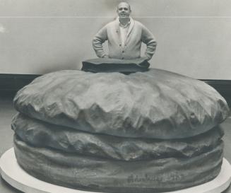 Claes Oldenburg and his 'Giant Hamburger'