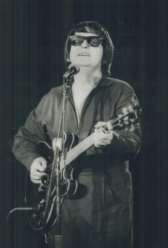 Pop legend at Forum. Roy Orbison's classic country-rock came through in terrific style, according to one source who caught his show before an appreciative capacity audience at Forum last night