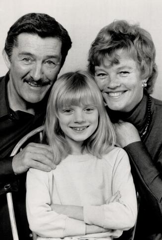 Busy schedule, Nine-year-old Claude Watson student Sarah Polley takes a breather between acting jobs with mother, Diane, and dad, Michael, at home in (...)