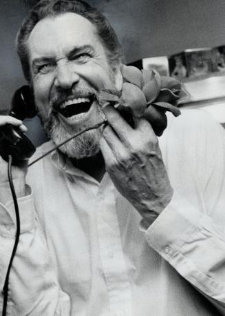 Happy Vincent Price. But O'Keefe show unhappy one