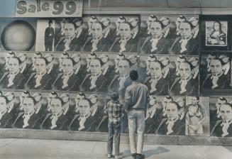The Trudeau image ... in an overwhelming majority. Apprently afflicted with acute Trudeaumania, owner of this record, poster and variety shop on Granb(...)