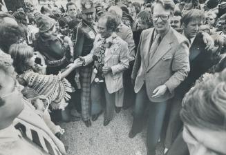 Friendly smiles were everywhere when Robert Nixon, the Ontario Liberal leader, was host to Prime Minister Pierre Trudeau at a picnic near Brantford on(...)