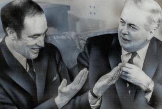 Trying to avert a split between Commonwealth members over the issues of Rhodesia and Nigeria, Canada's Prime Minister Pierre Trudeau (left) and Britis(...)