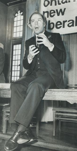 Complaints about marijuana laws and student unemployment got no sympathy today from Prime Minister Pierre Trudeau during session with young Liberals a(...)
