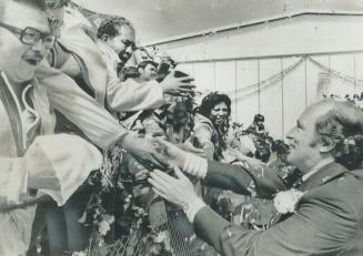 After flying out of frigid temperatures in Ottawa yesterday, Prime Minister Pierre Trudeau, his wife Margaret and youngest son, Michel Charles-Emile, (...)