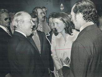 Players meet politicians--Players for Team Canada and the Soviet Union were greeted by Prime Minister Pierre Trudeau, his wife, Margaret, and former L(...)