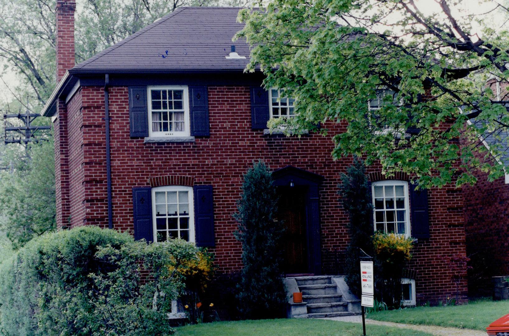 8 Hilltop Road