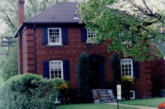 8 Hilltop Road