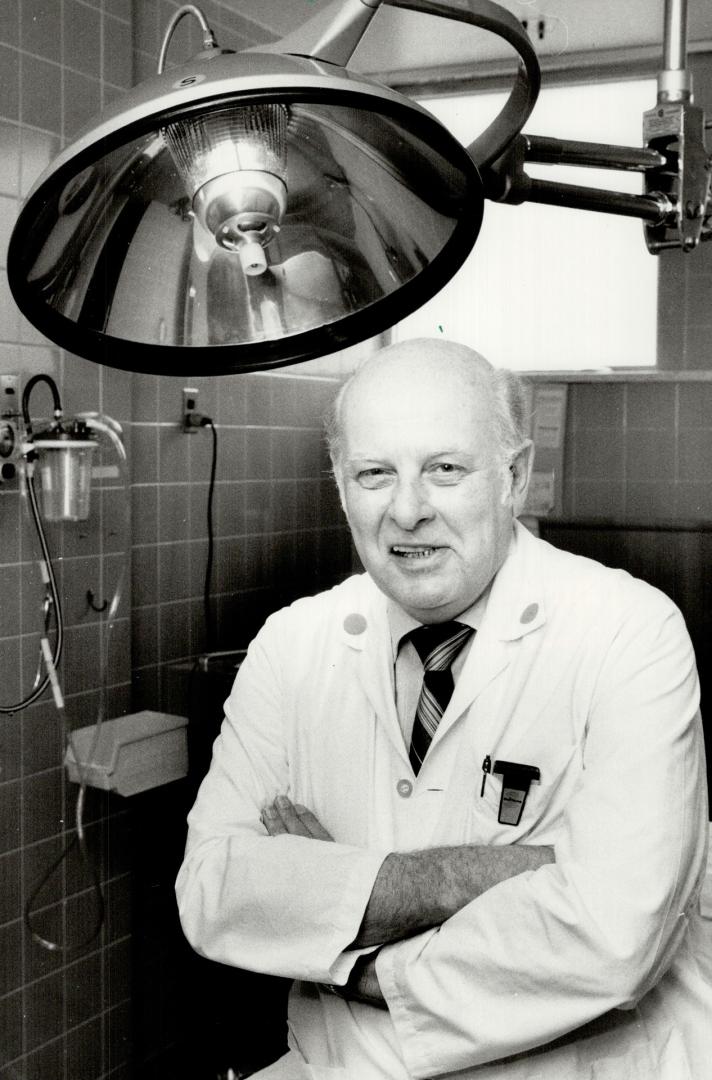 Dr.William Vall