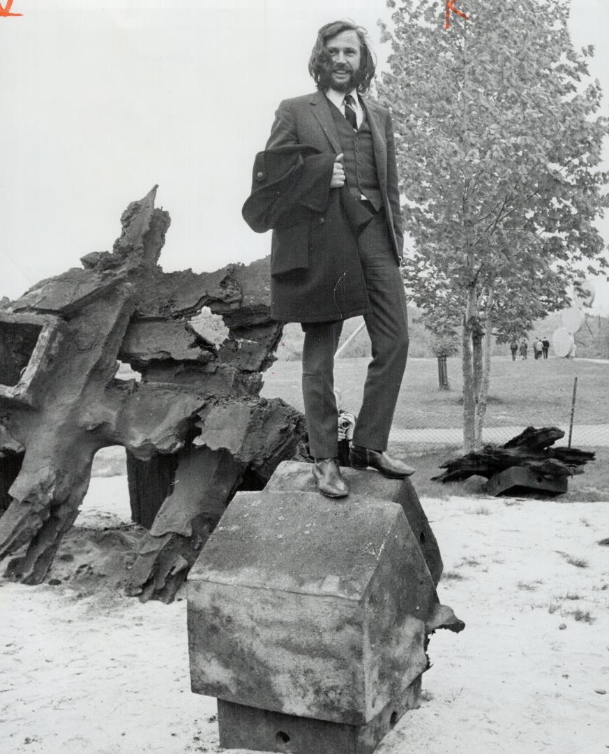 $100,000 Junk pile: Sculptor Armand Vaillancourt created a controversial $100,000 masterpiece for the city's Sculpture Symposium-then left before putting it together