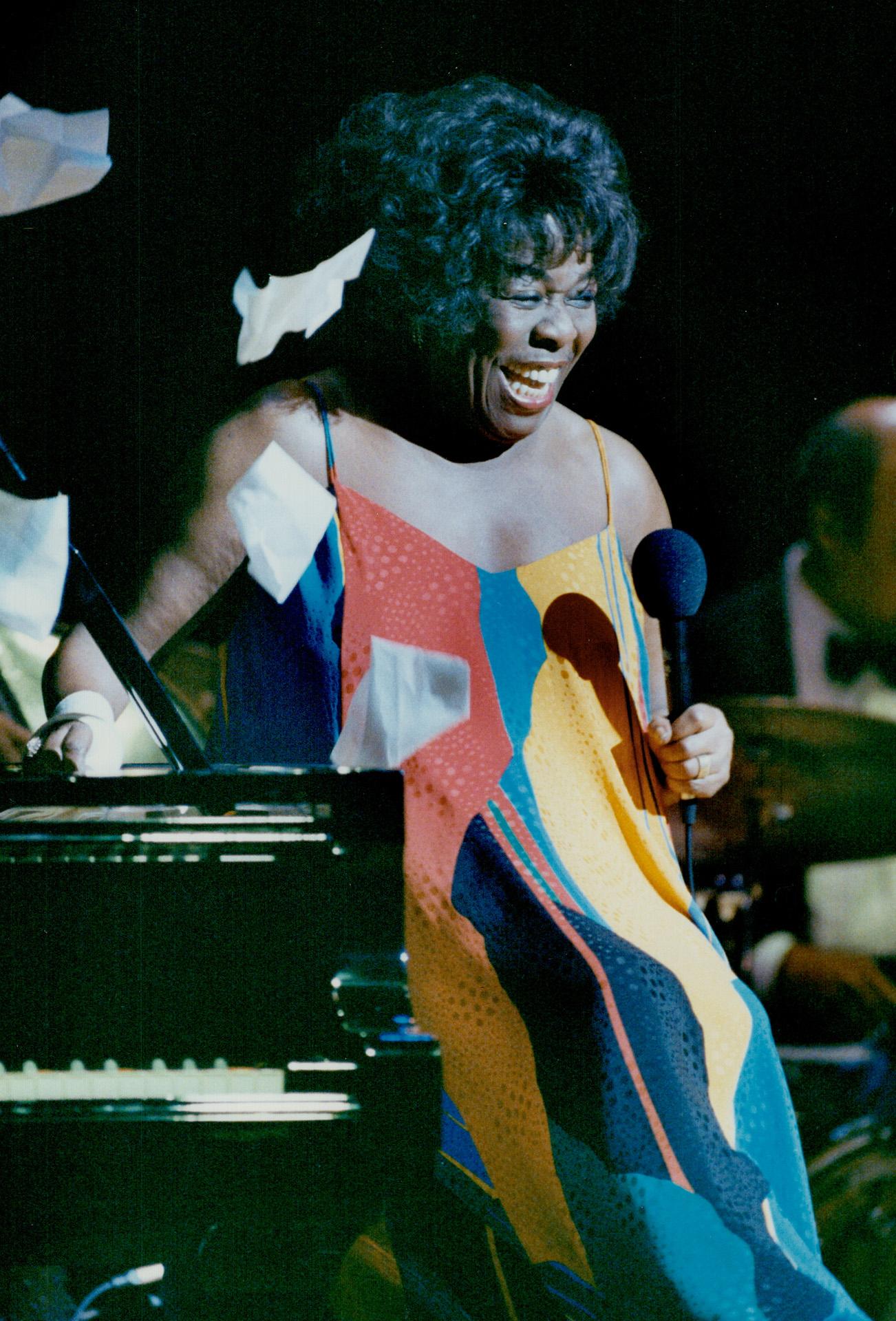 Still Sassy At 65: Sarah Vaughan Gave Her Legion Of Fans Another Night ...