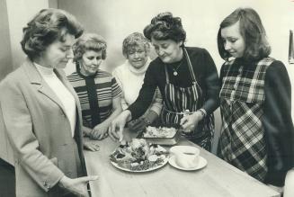 Four readers visited The Star's new test kitchen this week to watch Star food writer Anne Wanstall prepare roast pheasant. Seen from left are, Dorothy(...)