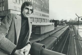 Michael Warren