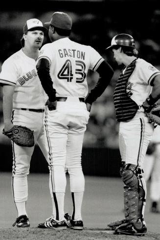Wells blows stack: Jays David Wells mouths off to manager Cito Gaston after Gaston arrived to remove him from the game last night