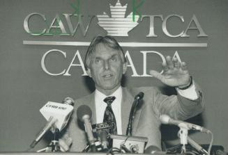 Bob White: Union leader argues a 3-way auto pact is safer than free trade