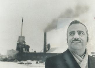 Mayor Philip White of York stands in front of the Canadian Gypsum plant that for 33 years has been the target of complaints about pollution. Canadian (...)