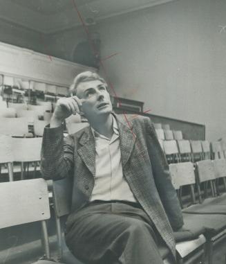 Paxton Whitehead, artistic director of the Shaw Festival at Niagara-on-the-Lake, relaxes for a moment in the Shaw Theatre there. While Expo cut most s(...)