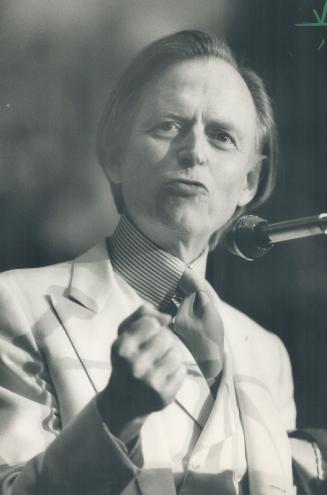 Tom Wolfe: American writer speaks to sell-out crowd as part of Star lecture series