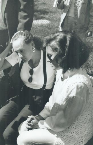 Theresa Worona (left) w. Pauline Mason