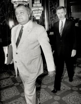 Targeting South Africa: Shridath (Sonny) Ramphal, left, and External Affairs Minister Joe Clark head into Commonwealth foreign ministers conference yesterday