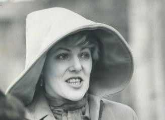Bundled up for a shopping expedition on Toronto's cold streets, actress Lynn Redgrave visited some antique shops this week during time off performing (...)