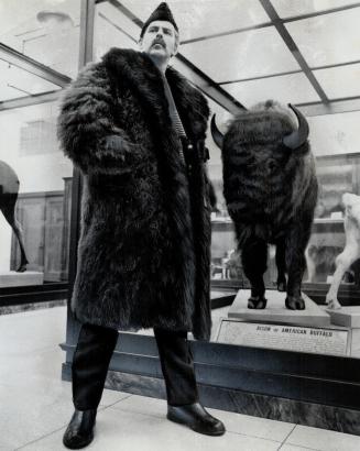 Look, Ma, He's wearing my coat, claims a museum Buffalo