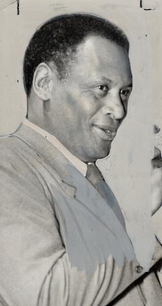 Singer to strikers at the Windsor Chrysler plant is Paul Robeson, noted Negro baritone