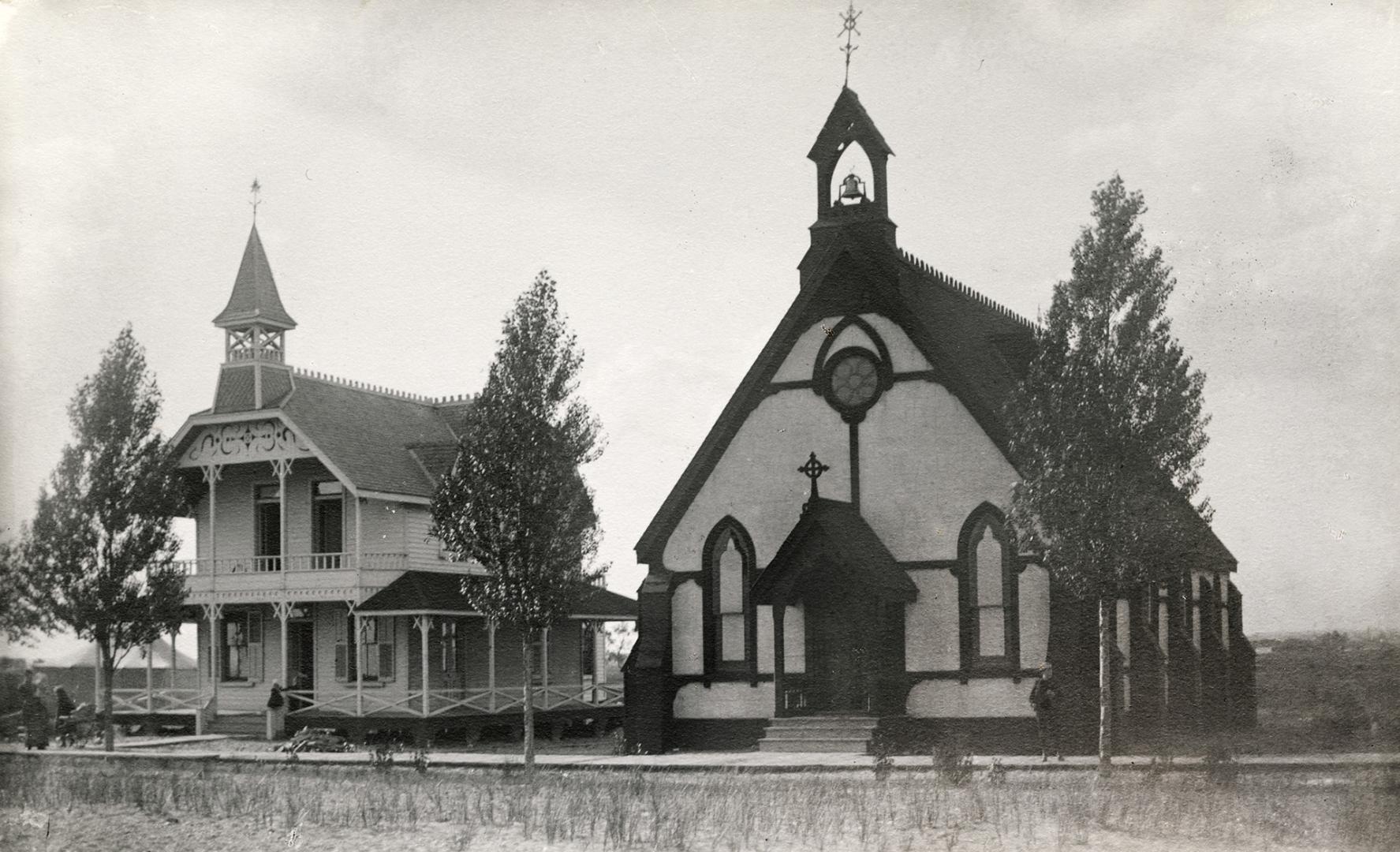 St. Andrew's by-the-Lake Anglican Church, Lakeshore Avenue, Centre Island