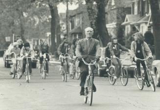 Blitzing north Toronto by bicycle