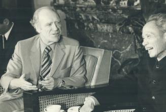 Mitchell - In Vietnam Sharp