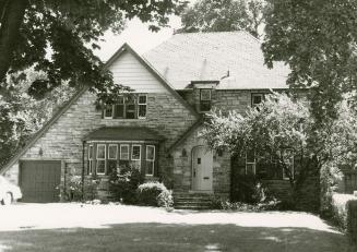 High Park Boulevard, south side, between Roncesvalles Avenue and Sunnyside Avenue, Toronto, Ontario