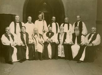 Sweeny, James Fielding, 1857-1940 (in centre of front row)