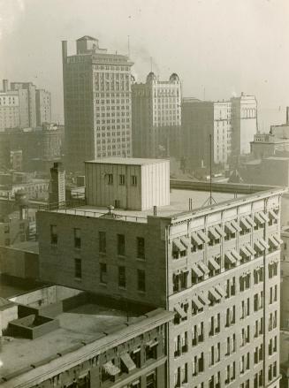 Toronto 1923, looking southeast from Temple Building, Richmond Street West, northwest corner Bay St