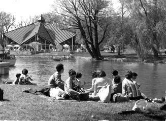 Picnicking on Toronto Islands