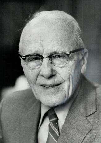 Banker Willliam C. Duncan retired this week after 65 years in the banking industry. Duncan, 84, started working in a bank at Huntsville in 1906. For the past 20 years he's been manager of the Toronto Clearing House. He hopes to travel.